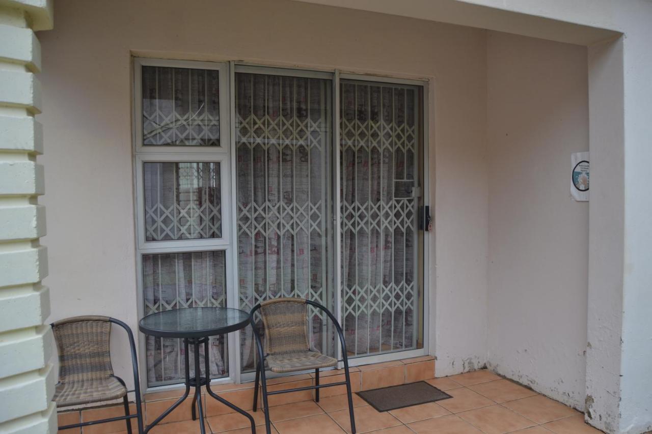 Kamogelo Guest House Pilanesberg Bagian luar foto