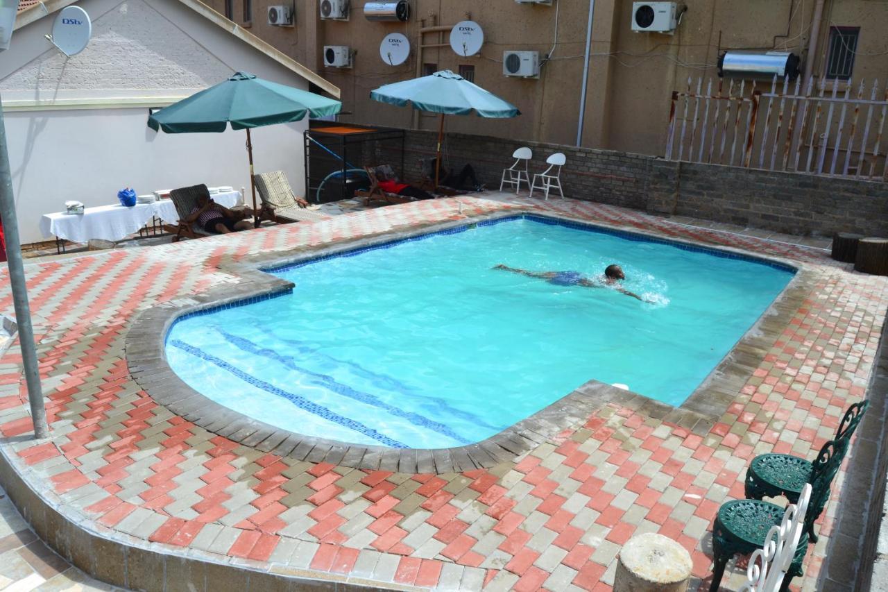 Kamogelo Guest House Pilanesberg Bagian luar foto