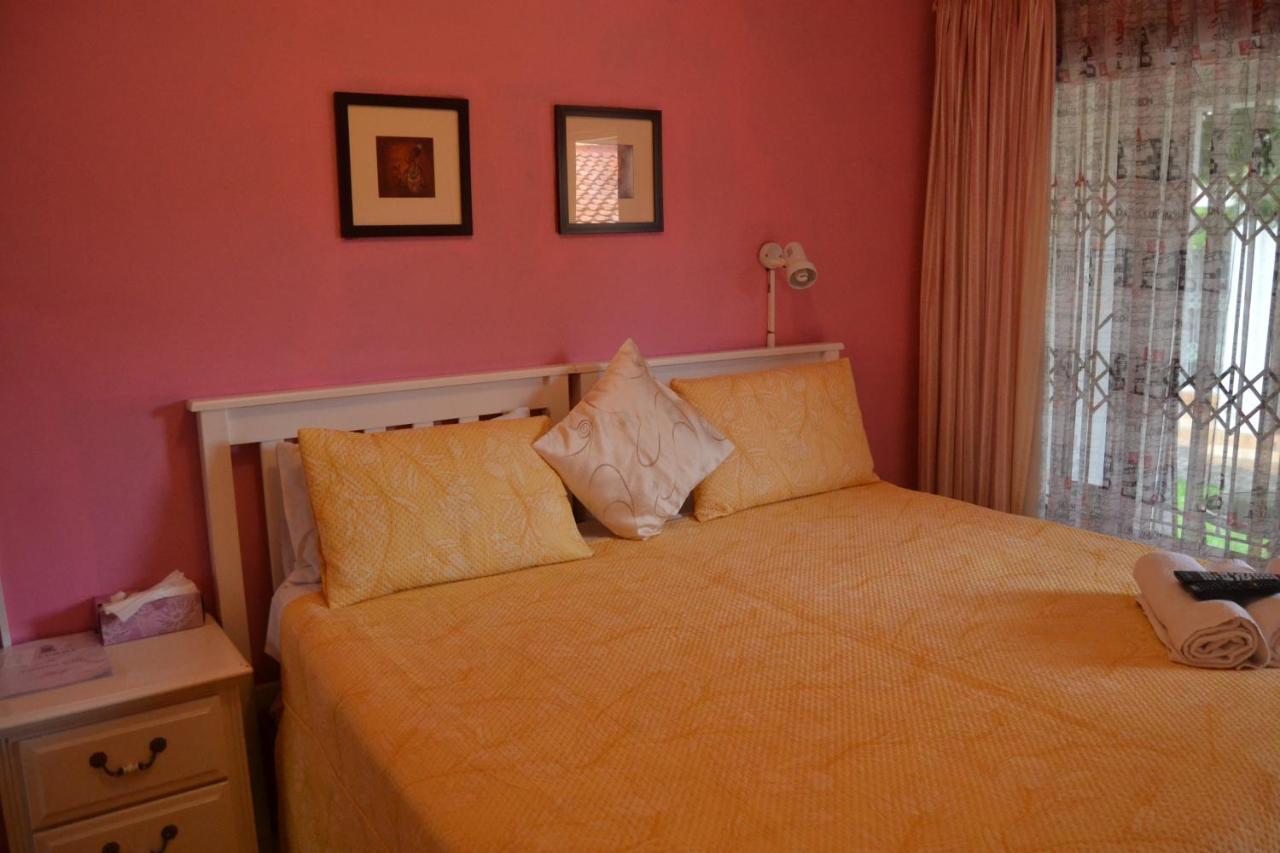 Kamogelo Guest House Pilanesberg Bagian luar foto