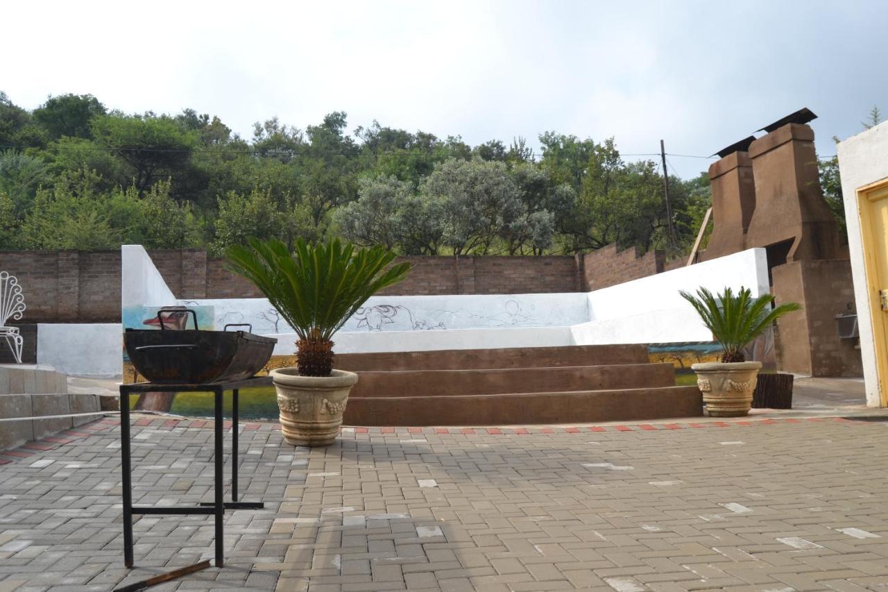 Kamogelo Guest House Pilanesberg Bagian luar foto