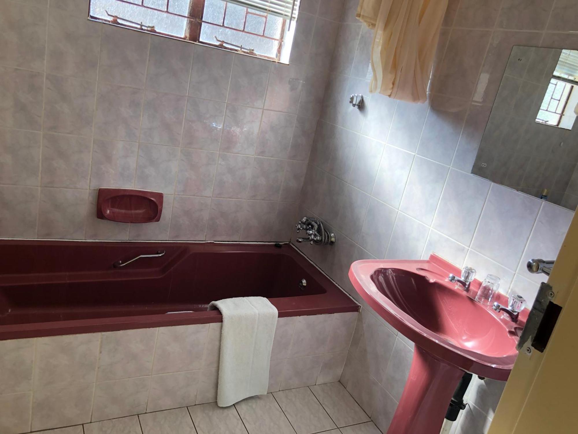 Kamogelo Guest House Pilanesberg Bagian luar foto