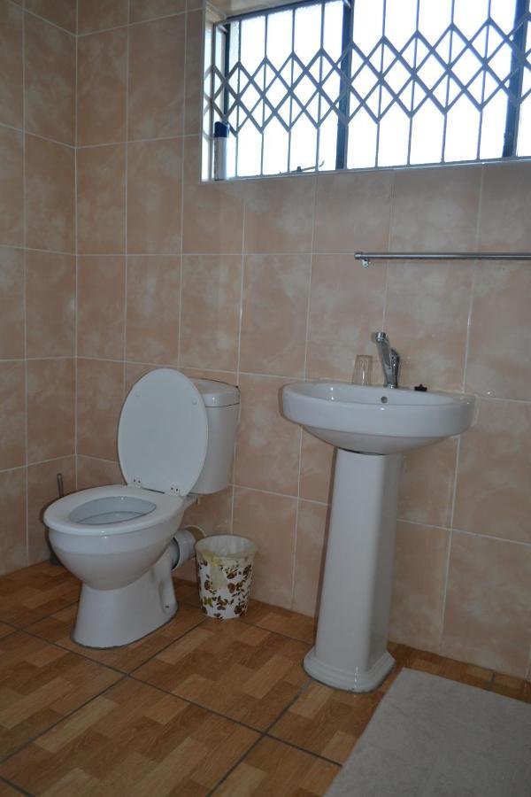 Kamogelo Guest House Pilanesberg Bagian luar foto