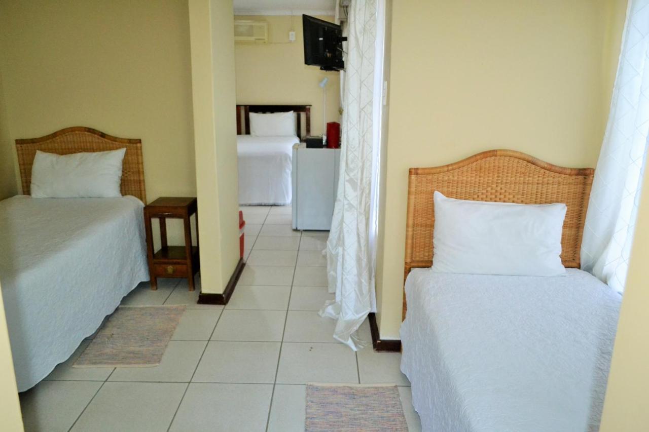 Kamogelo Guest House Pilanesberg Bagian luar foto