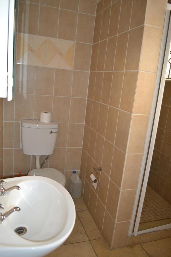 Kamogelo Guest House Pilanesberg Bagian luar foto