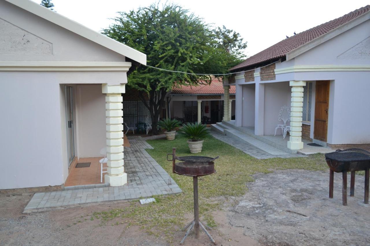 Kamogelo Guest House Pilanesberg Bagian luar foto
