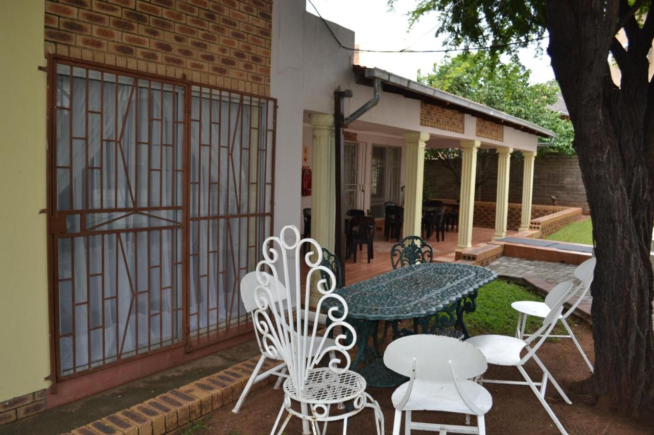 Kamogelo Guest House Pilanesberg Bagian luar foto