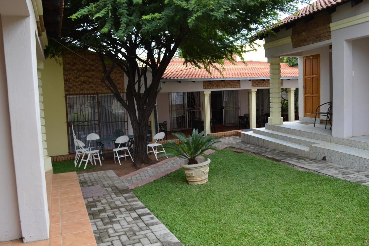 Kamogelo Guest House Pilanesberg Bagian luar foto